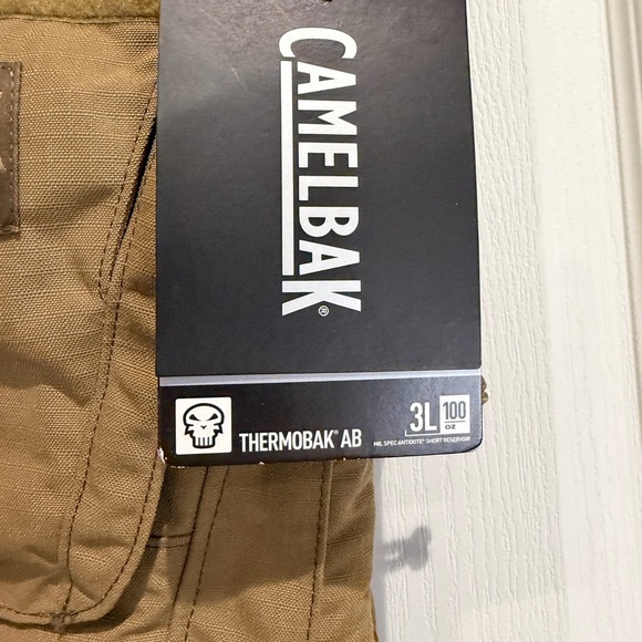 NWT CamelBak Brown Tactical Backpack ThermoBak 3L - Picture 3 of 5